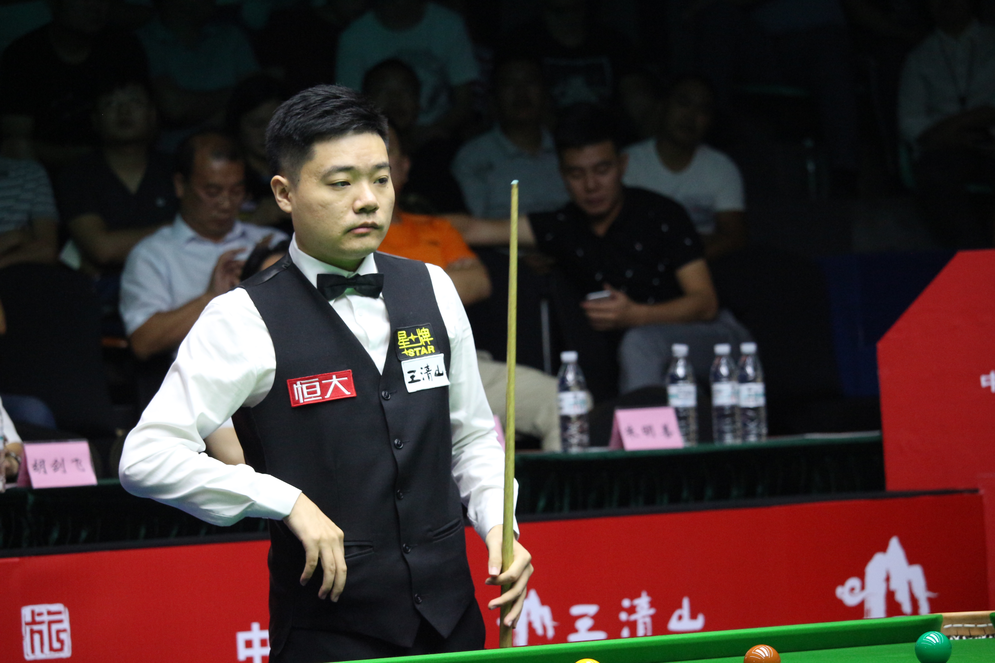 确保球队防 确保球队防